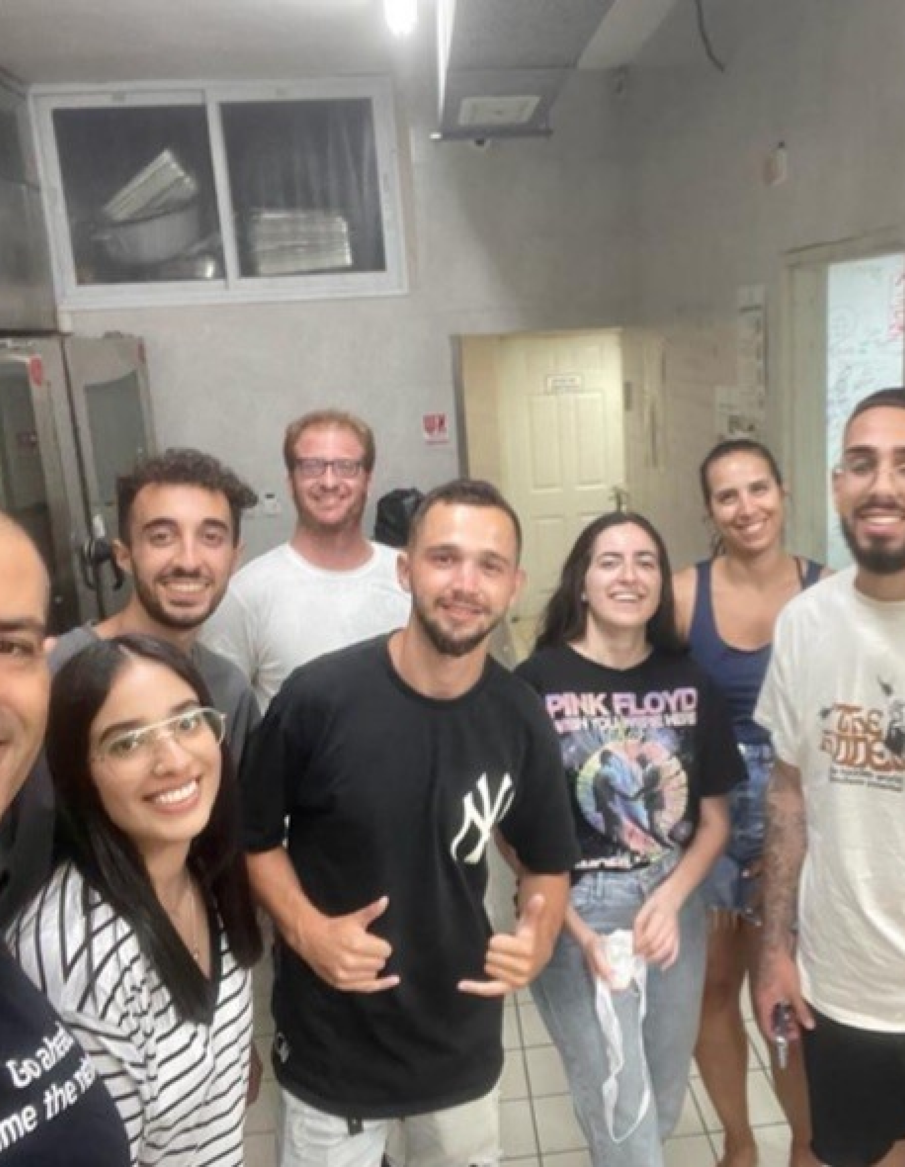 מתנדבים בבית חולים שיבא תל השומר
